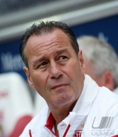 Fussball 1. Bundesliga Saison 14/15: Trainer Huub Stevens (VfB Stuttgart)