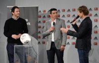 Fussball 1. Bundesliga  Saison  2013/2014:  Praesentation Adidas Ball Torfabrik 4