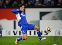 FUSSBALL, 1. BUNDESLIGA, 20. Spieltag: Schalke, KURANYI Einzelaktion