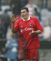 Fussball FC Bayern-Wolfsburg; Zweikampf