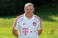 Fussball 3. Bundesliga:  Trainer Hermann Gerland (FC Bayern II)