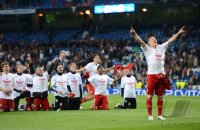 Fussball International, Champions League Saison 2011/2012: Bastian Schweinsteiger (FC Bayern Muenchen) vor der Mannschaft