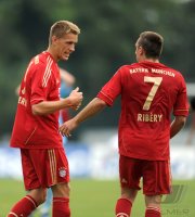 Fussball 1. Bundesliga Saison   2011/2012 :  Nils Petersen , Franck Ribery (v. li., FC Bayern Muenchen)