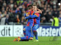 Fussball CHL  Saison 2011/2012:  Jubel Markus Steinhoefer mit  Xherdan Shaqiri  (v. li., FC Basel)