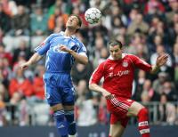 Fussball 1. BL Bayern-Schalke; Zweikampf