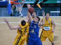 Basketball 1. Bundesliga 2013/2014:  Walter Tigers Tuebingen - Fraport Skyliners Frankfurt