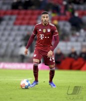 Fussball 1. Bundesliga Saison 21/22: FC Bayern Muenchen - Arminia Bielefeld