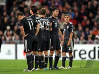 Fussball Champions League  Saison 2010/2011: Ivica Olic, Mario Gomez, Thomas Mueller, Mark van Bommel, Philipp Lahm (v. li., FC Bayern Muenchen)