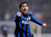 FUSSBALL  International CHL 09/10  : Diego Milito  (Inter)