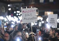Lichtermeer fuer die Demokratie auf dem Tuebinger Marktplatz