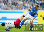 Fussball 1. Bundesliga: Schalke - Hamburg, Zweikampf