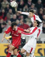 Fussball 1. Bundesliga: Stuttgart - Bayern, Zweikampf