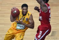 Basketball 1. Bundesliga 14/15 Hauptrunde:  Walter Tigers Tuebingen - Brose Baskets Bamberg