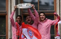 Fussball 1. Bundesliga :  JUBEL David Alaba, Diego Contento, Mehmet Ekici (FC Bayern Muenchen)