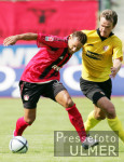 Fussball Testspiel: Leverkusen - Dresden, Zweikampf