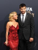 Fussball International  FIFA Ballon d Or 2011: Gerard Pique (re, Barca) und Freundin  Shakira (Kolumbien)