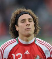 FUSSBALL INTERNATIONAL: Guillermo Ochoa  (MEX)