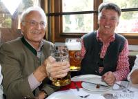 FUSSBALL 1. BUNDESLIGA: Bayern besucht das Oktoberfest