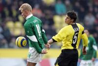 Fussball 1. Bundesliga: Dortmund - Wolfsburg, Zweikampf