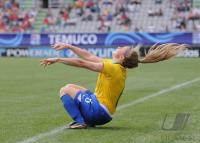 Fussball Frauen FIFA U 20  WM  2008    Salto - Einwurf LEAH (BRA)
