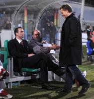 Fussball DFB Pokal : Enttaeuschung  Manager Horst Heldt mit Trainer Markus Babbel