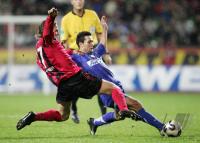 Fussball 1. Bundesliga: Leverkusen - Berlin, Zweikampf