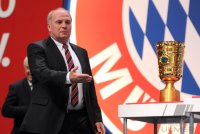 Fussball 1. Bundesliga : Praesident Uli Hoeness (FC Bayern Muenchen)