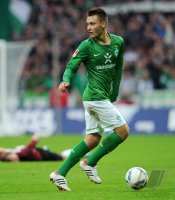 Fussball 1. Bundesliga, Saison 2011/2012: Tom Trybull (SV Werder Bremen) am Ball