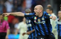 FUSSBALL SERIE A: JUBEL Esteban Cambiasso (Inter Mailand)