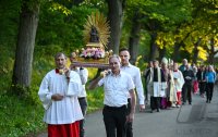 Maiandacht mit Lichterprozession mit Gnadenbild der Schmerzhaften Mutter vom Weggental