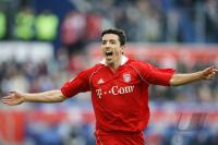 Fussball 1. Bundesliga: Duisburg - Bayern, Jubel MAKAAY