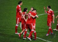 FUSSBALL  International CHL 09/10 : JUBEL mit Ivica Olic, Miroslav Klose (v.li., FCB)