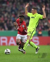 Fussball DFB Pokal 2. Runde 16/17: FC Bayern Muenchen - FC Augsburg