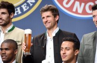 Fussball 1. Bundesliga 15/16: FC Bayern Muenchen