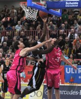 1. Basketball Bundesliga  01/11  Walter Tigers Tuebingen  - Telekom Baskets Bonn
