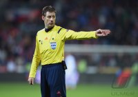 Fussball EM 2016 Quali: Schiedsrichter Wolfgang Stark (Deutschland)