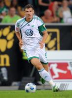 FUSSBALL, 1. BUNDESLIGA, WOLFSBURG, DZEKO EINZELAKTION