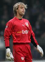 Fussball 1. Bundesliga: Arminia Bielefeld - VfB Stuttgart, Einzelaktion am Ball.