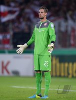 Fussball DFB Pokal 2. Runde 13/14: Torwart Thorsten Kirschbaum (VfB Stuttgart)
