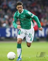 Fussball 1. Bundesliga: Bremen, OEZIL Einzelaktion