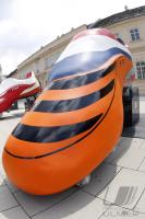 FUSSBALL EURO 2008: Ueberdimensionale Fu&sect;ballschuhe