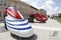 FUSSBALL EURO 2008: Ueberdimensionale Fu&sect;ballschuhe