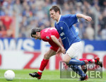 Fussball 1. Bundesliga: Bochum - Freiburg, Zweikampf