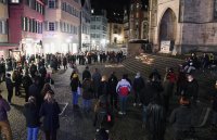 Tuebingen; Stille Mahnwache fuer Frieden auf dem Tuebinger Holzmarkt