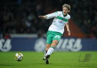 FUSSBALL, 1. BUNDESLIGA: Werder Bremen, NIEMEYER Einzelaktion