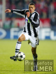 Fussball International: Newcastle, JENAS Einzelaktion