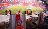 Fussball 1. Bundesliga Saison 15/16: FC Bayern Muenchen -  Eintracht Frankfurt