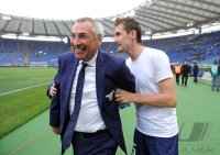 FUSSBALL SERIE A:  Trainer Edoardo Reja (li,) mit Miroslav Klose (Lazio Rom)