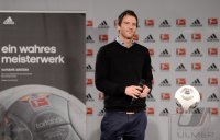 Fussball 1. Bundesliga  Saison  2013/2014:  Praesentation Adidas Ball Torfabrik 4
