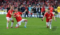 1. Fussball Bundesliga:  JUBEL Lewis Holtby, Andre Schuerrle , Adam Szalai (v.li., 1. FSV Mainz 05)